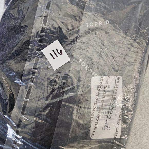 Torrid Black Waffle Knit Crochet Yoke Top Size 18 / 20 - Picture 6 of 10